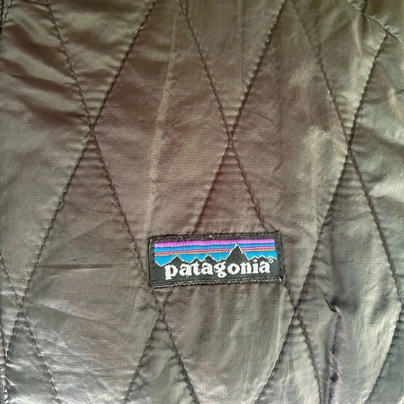 Patagonia woman’s light weight puffer  jacket - Picture 7 of 12